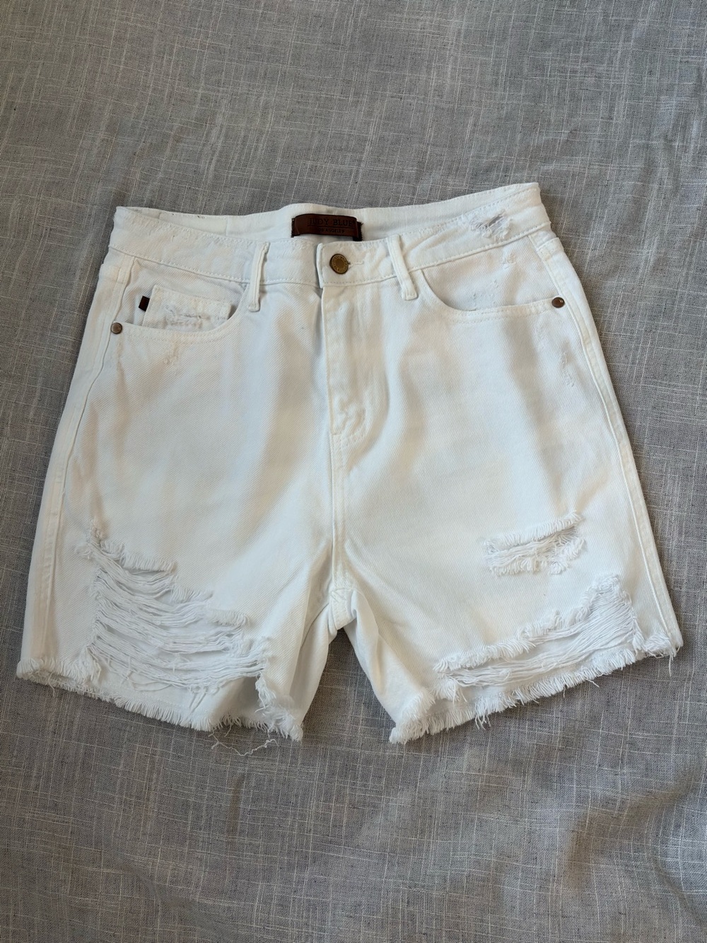 Judy Blue Women’s White Distressed Stretch Denim Shorts Size Large